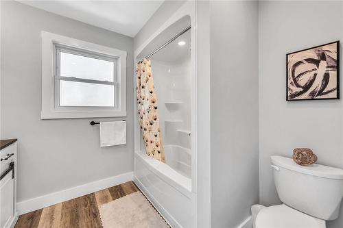 22 Siddall Road, Dunnville, ON - Indoor Photo Showing Bathroom