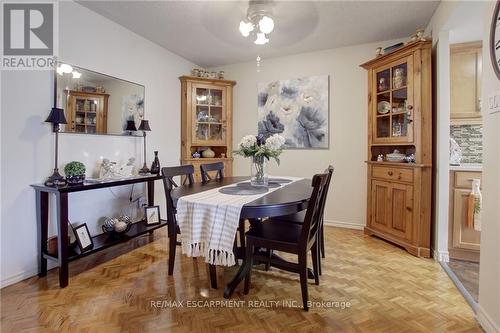 #908 -5 Lisa St, Brampton, ON - Indoor Photo Showing Dining Room