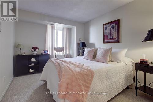 908 - 5 Lisa Street, Brampton, ON - Indoor Photo Showing Bedroom