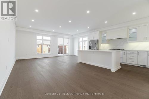 35 St Gaspar Crt, Toronto, ON - Indoor Photo Showing Kitchen With Upgraded Kitchen