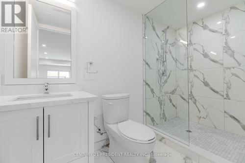 35 St Gaspar Crt, Toronto, ON - Indoor Photo Showing Bathroom