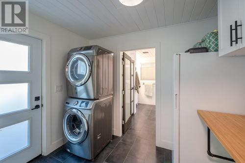 842 Grand Oro Road, Kaleden, BC - Indoor Photo Showing Laundry Room