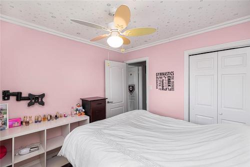 92 Brier Park Road, Brantford, ON - Indoor Photo Showing Bedroom