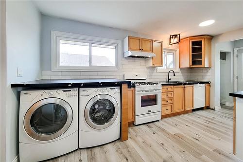 59 Beacon Avenue, Hamilton, ON - Indoor Photo Showing Laundry Room