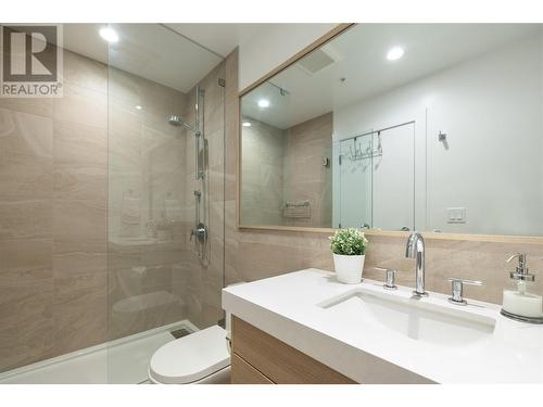 1191 Sunset Drive Unit# 2703, Kelowna, BC - Indoor Photo Showing Bathroom