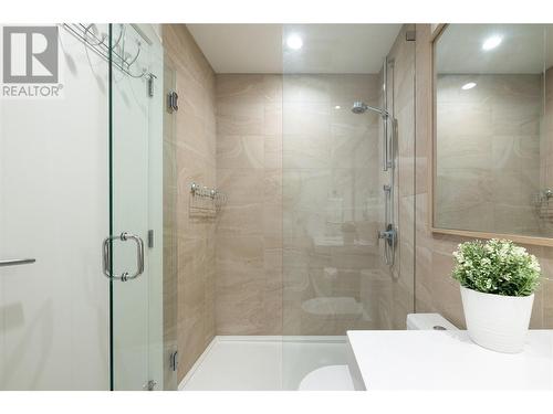 1191 Sunset Drive Unit# 2703, Kelowna, BC - Indoor Photo Showing Bathroom