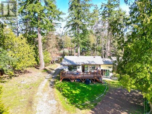 8035 Highway 101, Powell River, BC - Outdoor