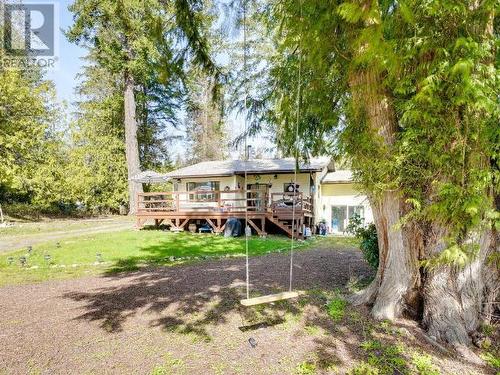 8035 Highway 101, Powell River, BC - Outdoor