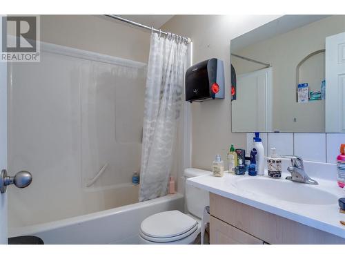 2508-2510 Sexsmith Road, Kelowna, BC - Indoor Photo Showing Bathroom