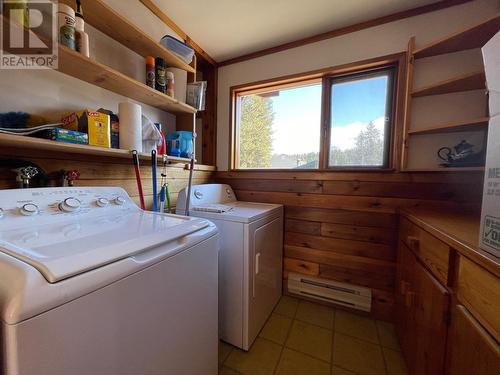 4561 Barleben Road, Skookumchuck, BC - Indoor Photo Showing Laundry Room