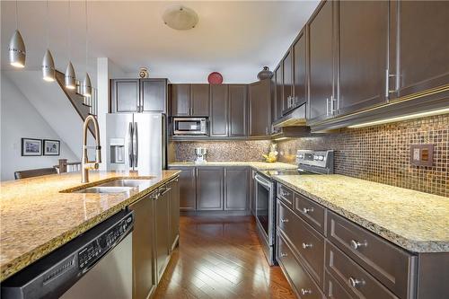 4 Galloway Trail, Welland, ON - Indoor Photo Showing Kitchen With Double Sink With Upgraded Kitchen