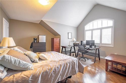 4 Galloway Trail, Welland, ON - Indoor Photo Showing Bedroom