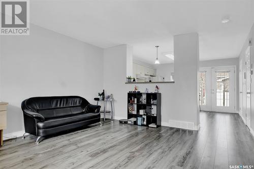 1206 14Th Avenue, Regina, SK - Indoor Photo Showing Living Room