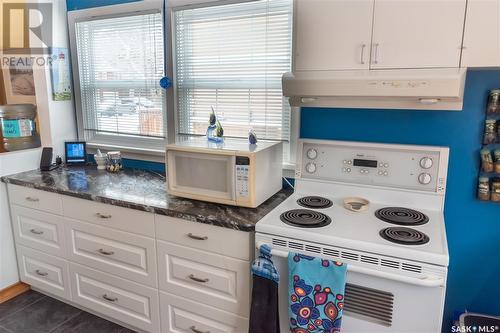 3022 Westgate Avenue, Regina, SK - Indoor Photo Showing Kitchen