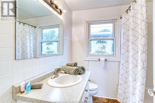 35 Bertrand, Amherstburg, ON - Indoor Photo Showing Bathroom