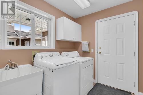3775 Springbrook Road Unit# 20, Kelowna, BC - Indoor Photo Showing Laundry Room