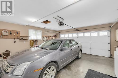 3775 Springbrook Road Unit# 20, Kelowna, BC - Indoor Photo Showing Garage
