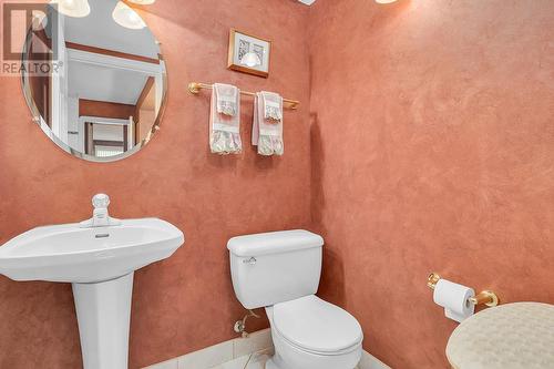 3775 Springbrook Road Unit# 20, Kelowna, BC - Indoor Photo Showing Bathroom