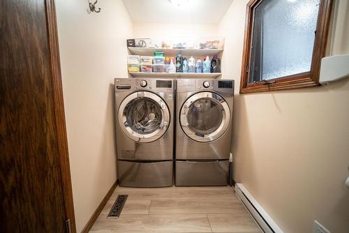 9394 Moyie Shores Estates Road, Moyie, BC - Indoor Photo Showing Laundry Room