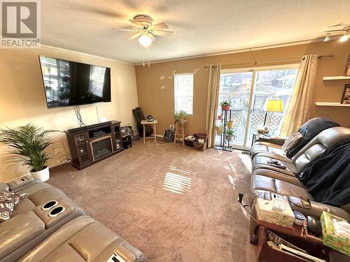 1002 Conrad Crescent, Williams Lake, BC - Indoor Photo Showing Living Room