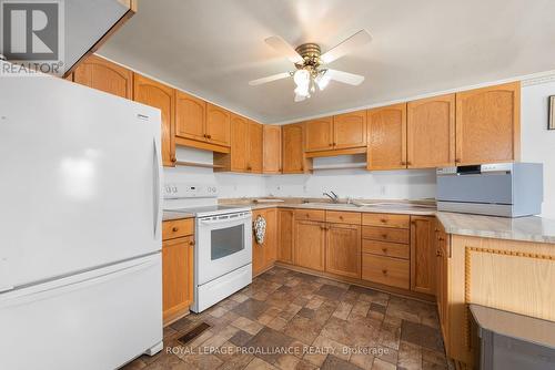 #96 -63 Whites Rd, Quinte West, ON - Indoor Photo Showing Kitchen