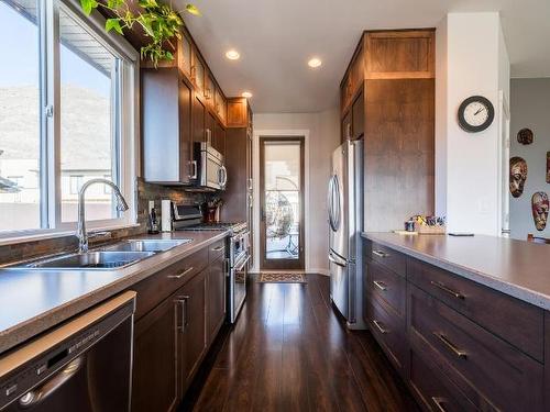 720 Belmonte Terrace, Kamloops, BC - Indoor Photo Showing Kitchen With Double Sink