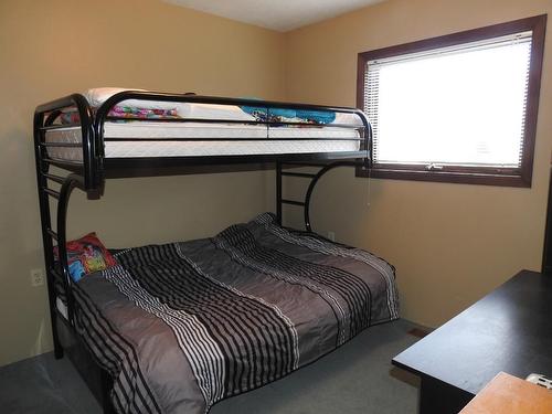 521 Whitevale Road, Lumby, BC - Indoor Photo Showing Bedroom
