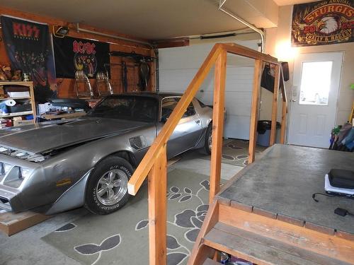 521 Whitevale Road, Lumby, BC - Indoor Photo Showing Garage