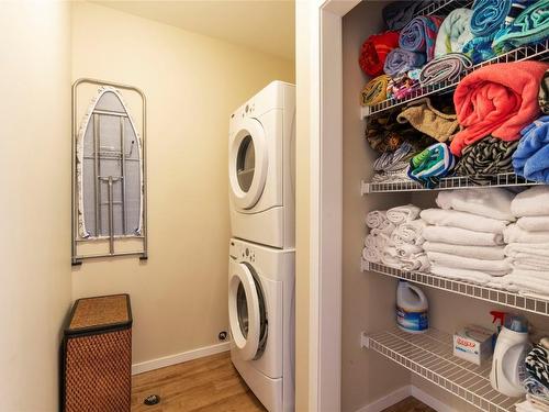 3-6300 Armstrong Road, Eagle Bay, BC - Indoor Photo Showing Laundry Room
