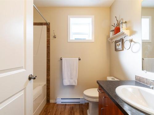 3-6300 Armstrong Road, Eagle Bay, BC - Indoor Photo Showing Bathroom