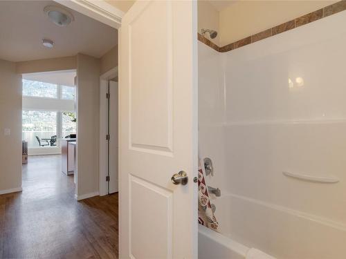 3-6300 Armstrong Road, Eagle Bay, BC - Indoor Photo Showing Bathroom