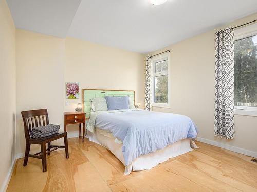 5657 Malim Road, Vernon, BC - Indoor Photo Showing Bedroom