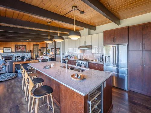 101 Hyslop Drive, Penticton, BC - Indoor Photo Showing Kitchen