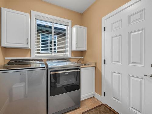 2240 Terrero Place, Westbank, BC - Indoor Photo Showing Laundry Room