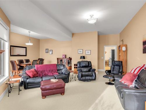 2240 Terrero Place, Westbank, BC - Indoor Photo Showing Living Room