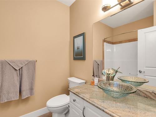 2240 Terrero Place, Westbank, BC - Indoor Photo Showing Bathroom