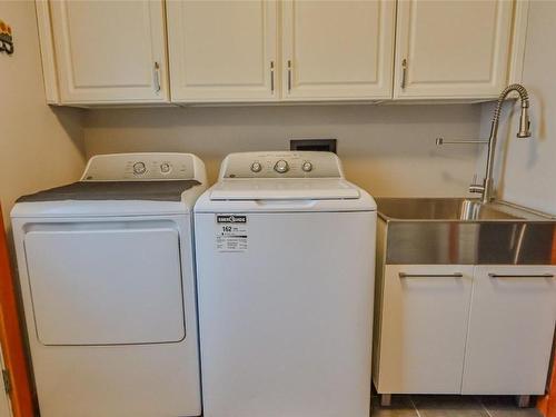 5835 3Rd Street, Beaverdell, BC - Indoor Photo Showing Laundry Room