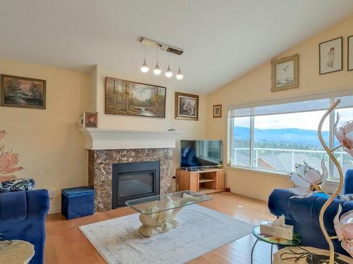 5261 Sandhills Drive, Kelowna, BC - Indoor Photo Showing Living Room With Fireplace