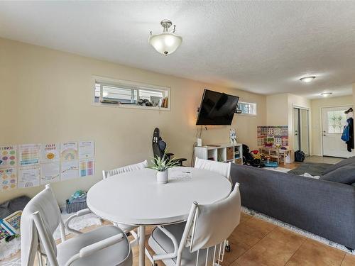 2095 Maple Ave South, Sooke, BC - Indoor