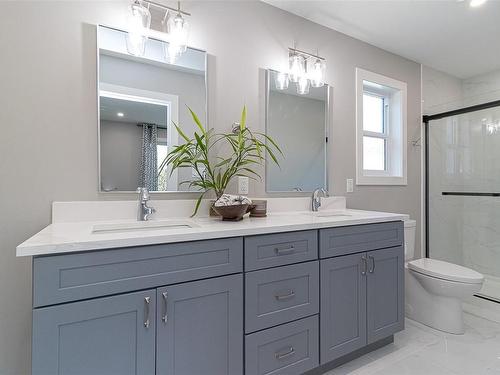 6451 Hopkins Crt, Sooke, BC - Indoor Photo Showing Bathroom