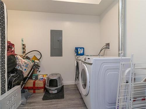 6451 Hopkins Crt, Sooke, BC - Indoor Photo Showing Laundry Room
