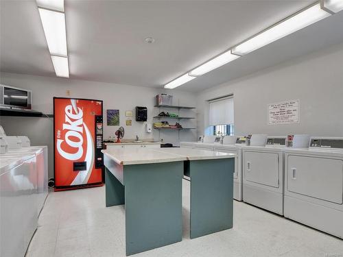 1006-1630 Quadra St, Victoria, BC - Indoor Photo Showing Laundry Room