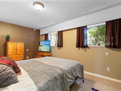 236 Cilaire Dr, Nanaimo, BC - Indoor Photo Showing Bedroom