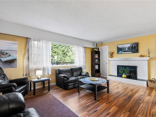 236 Cilaire Dr, Nanaimo, BC - Indoor Photo Showing Living Room With Fireplace