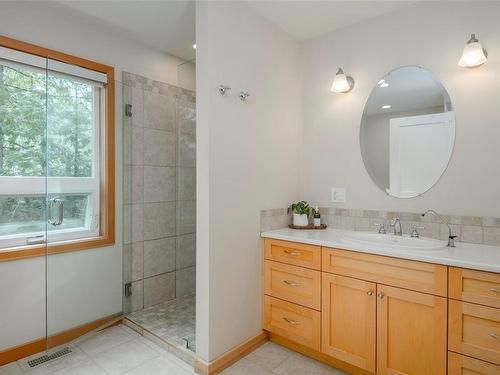 5070 Katherine Dr, Port Alberni, BC - Indoor Photo Showing Bathroom