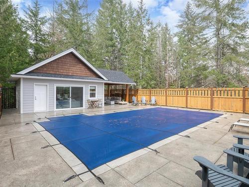 5070 Katherine Dr, Port Alberni, BC - Outdoor With In Ground Pool