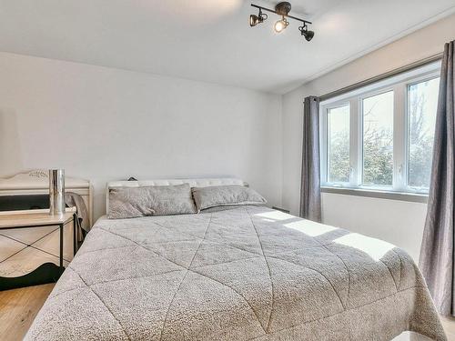 Chambre Ã  coucher principale - 172 Rue Glendale, Rosemère, QC - Indoor Photo Showing Bedroom