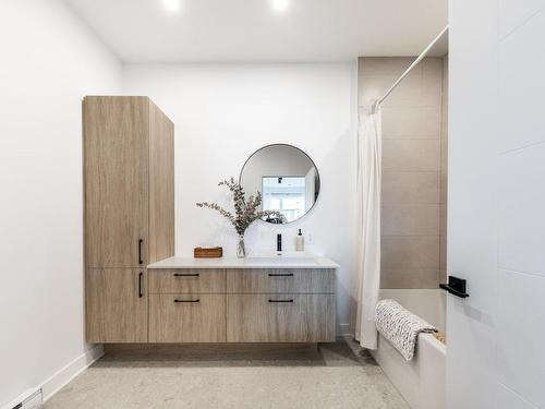 Salle de bains - 202-202 Rue De L'Aigle, Carignan, QC - Indoor Photo Showing Bathroom