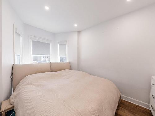 Master bedroom - 272  - 274 Rue Laurier, Saint-Jean-Sur-Richelieu, QC - Indoor Photo Showing Bedroom
