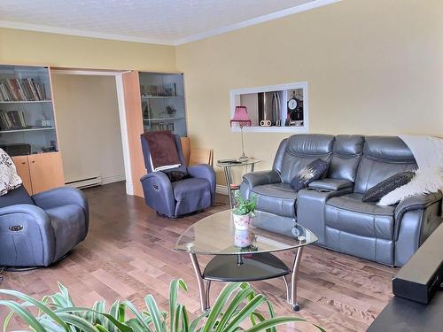 Living room - 454 Av. Giroux, Rouyn-Noranda, QC - Indoor
